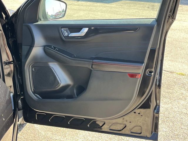 Used 2025 Ford Escape ST-Line FWD image 24