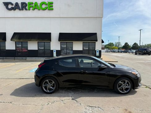 Used 2019 Hyundai Veloster 2.0 FWD image 16