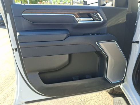 Used 2024 Chevrolet Silverado 2500 High Country w/ High Country Premium Package AWD/4WD image 12