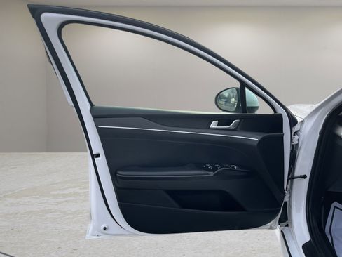 Used 2022 Kia K5 LXS image 9