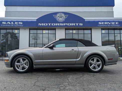 Used 2008 Ford Mustang GT Premium RWD image 2