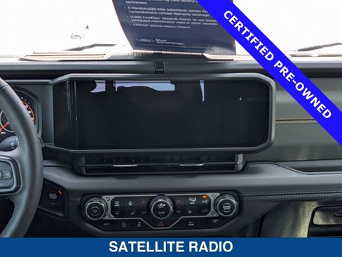 Used 2025 Jeep Gladiator Mojave w/ Convenience Group AWD/4WD image 26