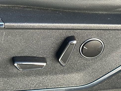 Used 2023 Ford F150 Lariat w/ Equipment Group 502A High image 43