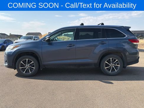 Used 2019 Toyota Highlander XLE AWD/4WD image 8