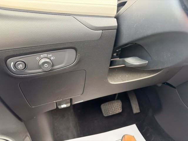 Used 2024 Buick Encore GX Avenir w/ Avenir Convenience Package FWD image 22