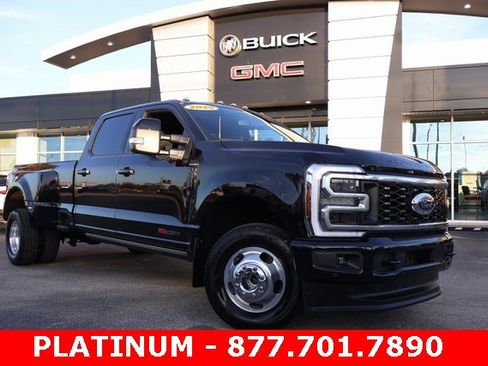 Used 2025 Ford F350 Platinum image 1