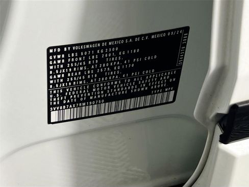 Used 2024 Volkswagen Tiguan SE R-Line image 30