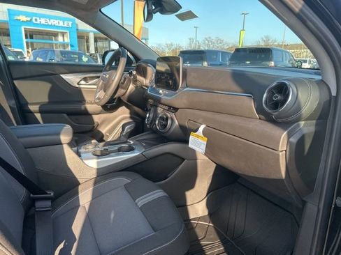 New 2026 Chevrolet Blazer LT w/ Convenience Package FWD image 34