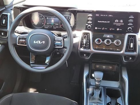 Certified 2023 Kia Sorento LX FWD image 26