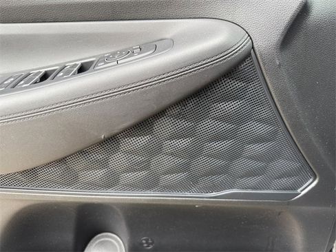 Used 2022 Hyundai Santa Fe SEL w/ Cargo Package image 12