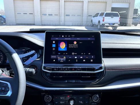 Used 2025 Jeep Compass Trailhawk image 14