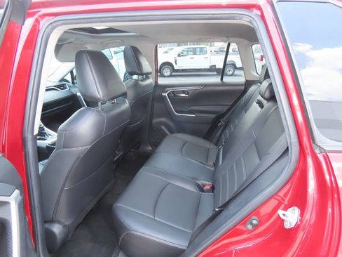 Used 2022 Toyota RAV4 XLE Premium FWD image 19