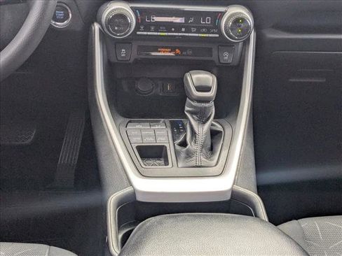 Used 2021 Toyota RAV4 XLE image 8