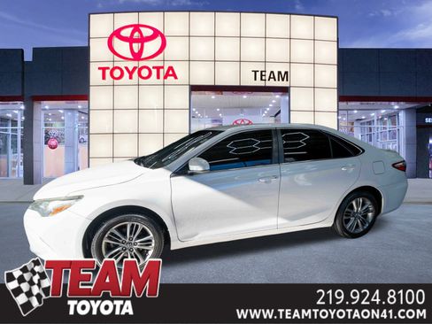 Used 2016 Toyota Camry SE image 1