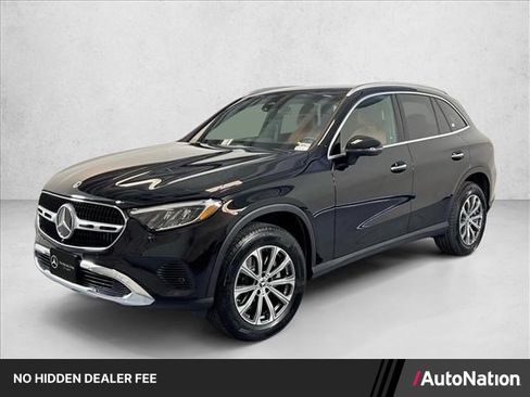 Used 2025 Mercedes-Benz GLC 300 4MATIC image 1