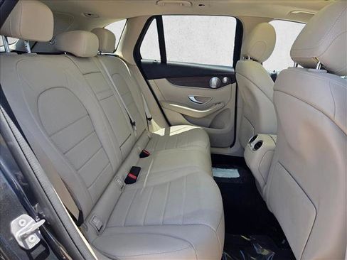 Used 2020 Mercedes-Benz GLC 350e 4MATIC image 28