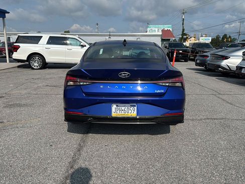 Used 2021 Hyundai Elantra Limited FWD image 4