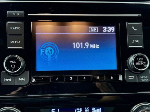 Used 2018 Honda CR-V LX image 15