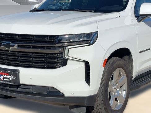 Used 2022 Chevrolet Suburban RST w/ Sport Performance Package image 11