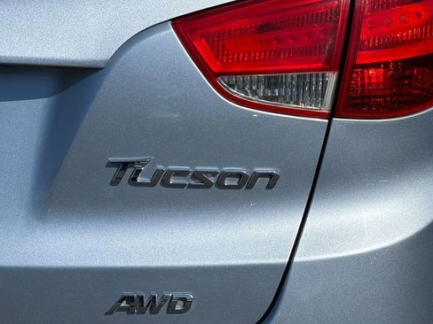 Used 2011 Hyundai Tucson GLS AWD/4WD image 22