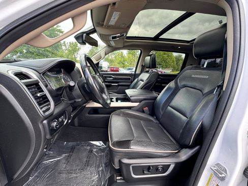 Used 2019 RAM 1500 Laramie image 24