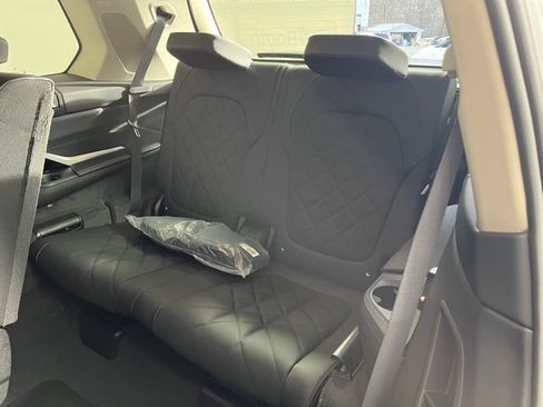 Used 2025 BMW X7 xDrive40i w/ Premium Package image 21