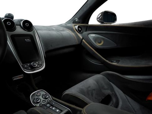 Used 2019 McLaren 600LT RWD image 40