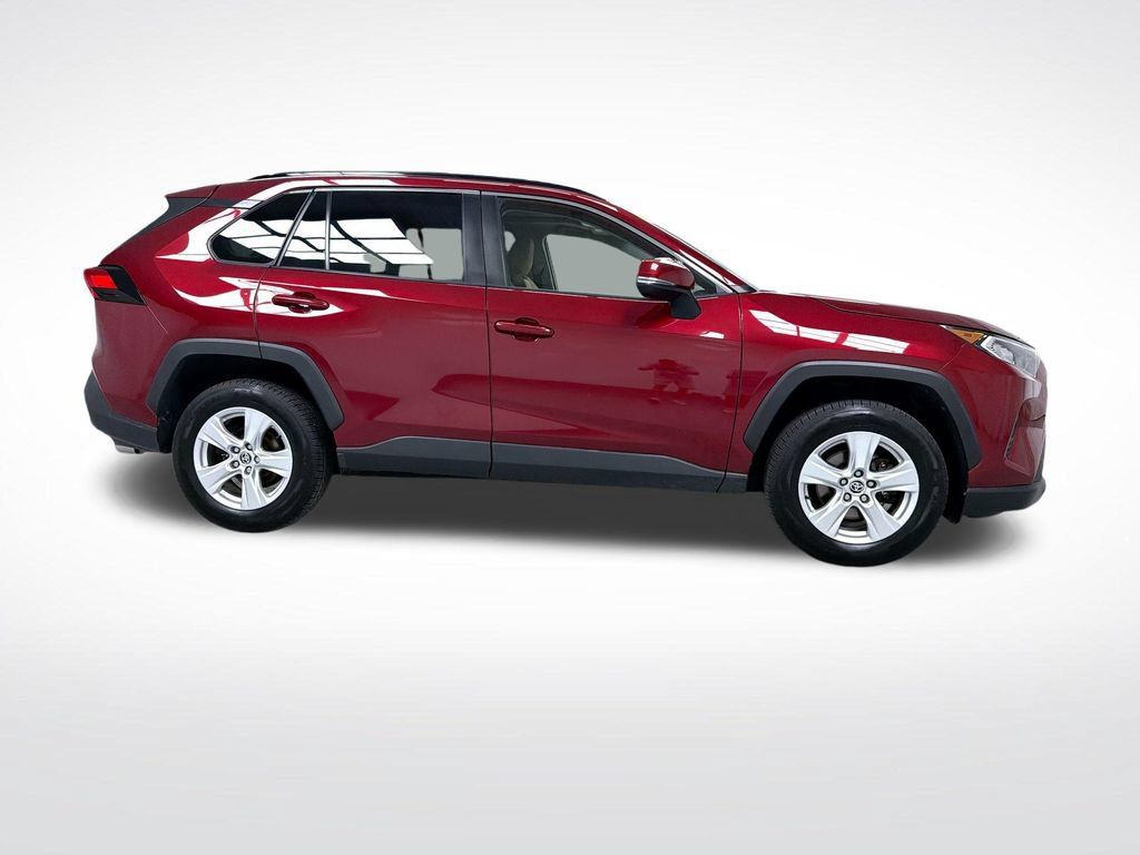 Used 2020 Toyota RAV4 XLE w/ Convenience Package AWD/4WD image 2