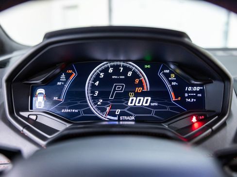 Used 2021 Lamborghini Huracan EVO RWD image 39