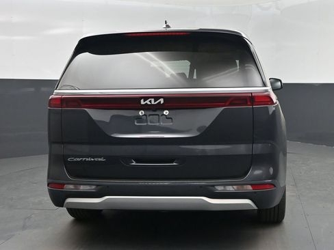 Certified 2022 Kia Carnival EX image 27