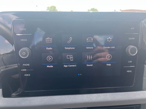 Used 2025 Volkswagen Jetta SE FWD image 20