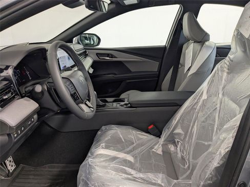 Used 2026 Toyota Camry SE w/ Multimedia Upgrade Package FWD image 10