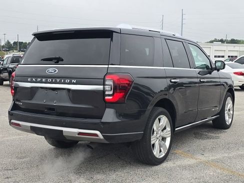 Used 2023 Ford Expedition Platinum RWD image 5
