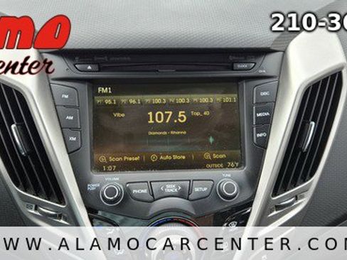 Used 2012 Hyundai Veloster w/ Style Pkg image 37