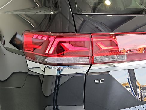 New 2026 Volkswagen Atlas SE image 7