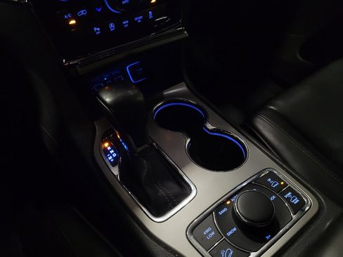 Used 2020 Jeep Grand Cherokee Overland image 26