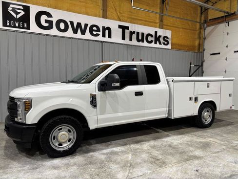 Used 2019 Ford F350 XL w/ Power Equipment Group RWD image 4