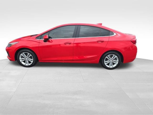 Used 2019 Chevrolet Cruze LT w/ Convenience Package FWD image 4