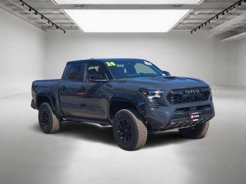 Used 2024 Toyota Tacoma TRD Pro AWD/4WD image 8