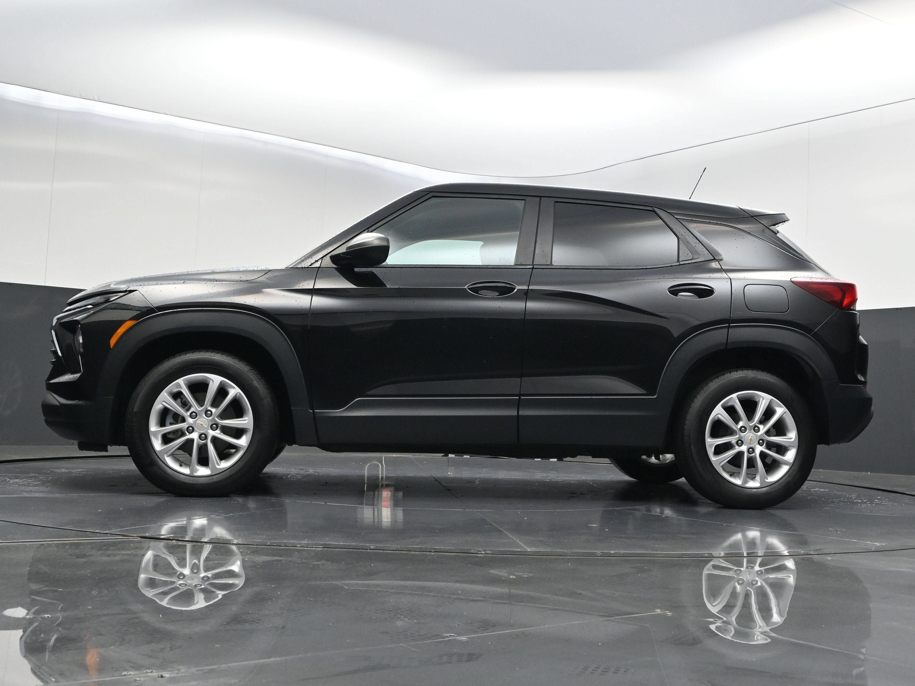 Certified 2024 Chevrolet TrailBlazer LS w/ LS Convenience Package AWD/4WD image 41