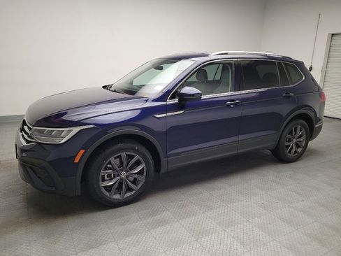 Used 2022 Volkswagen Tiguan SE FWD image 2