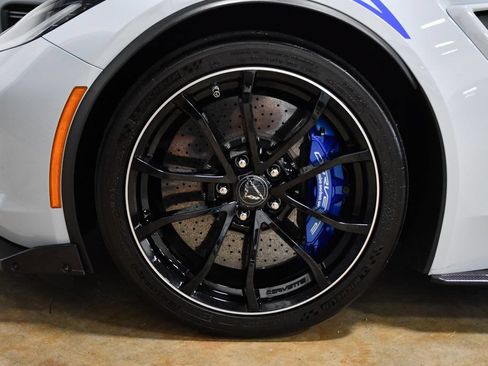 Used 2018 Chevrolet Corvette Grand Sport w/ Carbon 65 Edition RWD image 9