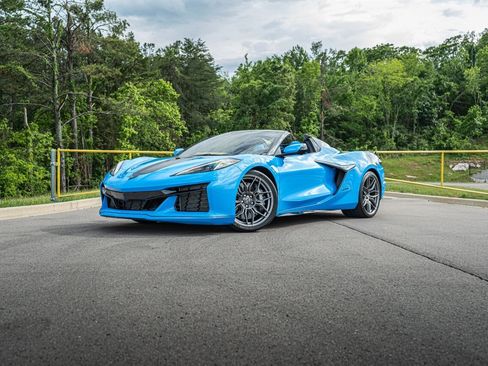 Used 2023 Chevrolet Corvette Z06 w/ Stealth Interior Trim Package RWD image 98