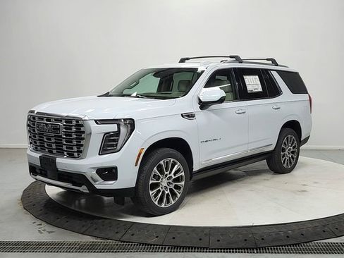 New 2026 GMC Yukon Denali w/ Sun & Power Step Package AWD/4WD image 3