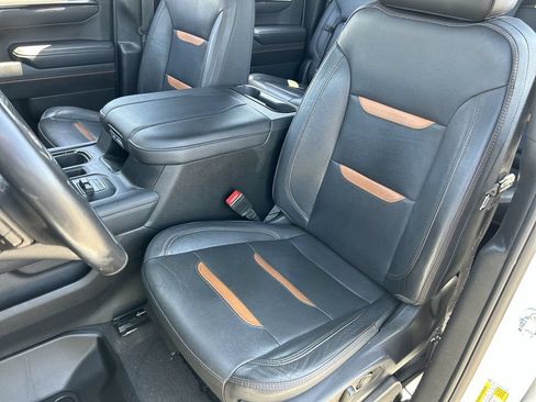 Used 2023 GMC Sierra 1500 AT4 w/ Technology Package AWD/4WD image 19