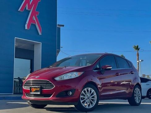 Used 2017 Ford Fiesta Titanium image 1