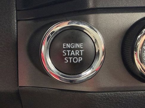 Used 2019 Toyota Tacoma TRD Off-Road w/ Technology Package AWD/4WD image 21