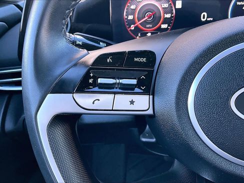 Used 2024 Hyundai Elantra Limited image 24