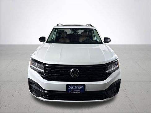Certified 2022 Volkswagen Atlas SEL R-Line image 3