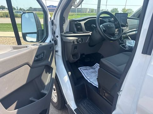 Used 2022 Ford Transit 350 XLT RWD image 2